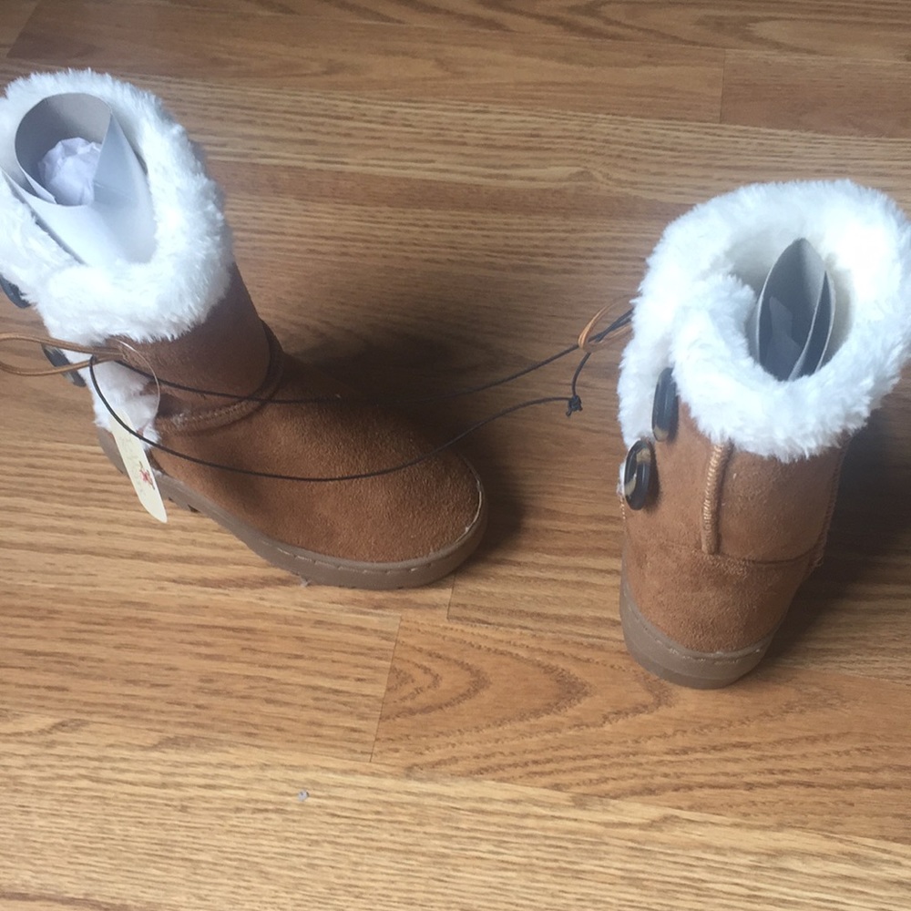 Girls’ Cozy Boots